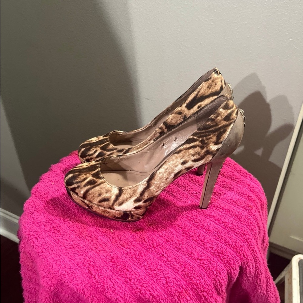 Shoes - Picture 3 of 4